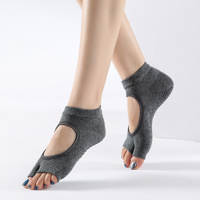Kaos Kaki Yoga Profesional Wan - Yoga Dance & Fitness Center Llc ulasan dan harga